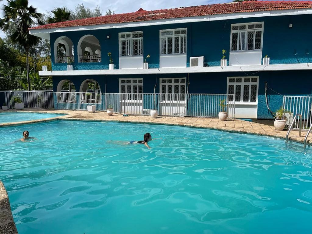 Gallivanters Hostel ดาร์เอสซาลาม ภายนอก รูปภาพ
