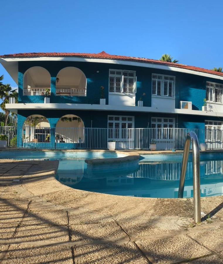 Gallivanters Hostel ดาร์เอสซาลาม ภายนอก รูปภาพ