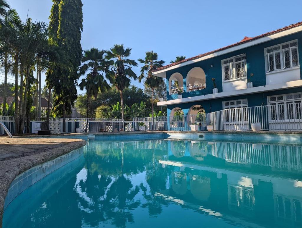 Gallivanters Hostel ดาร์เอสซาลาม ภายนอก รูปภาพ