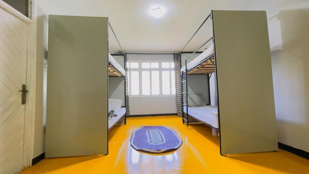 Gallivanters Hostel ดาร์เอสซาลาม ภายนอก รูปภาพ