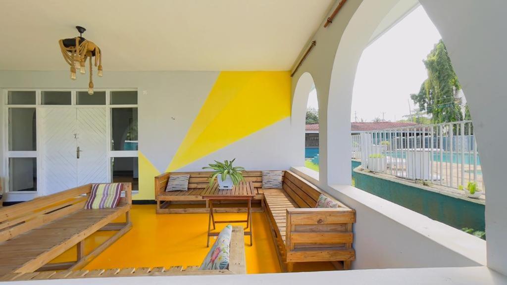 Gallivanters Hostel ดาร์เอสซาลาม ภายนอก รูปภาพ