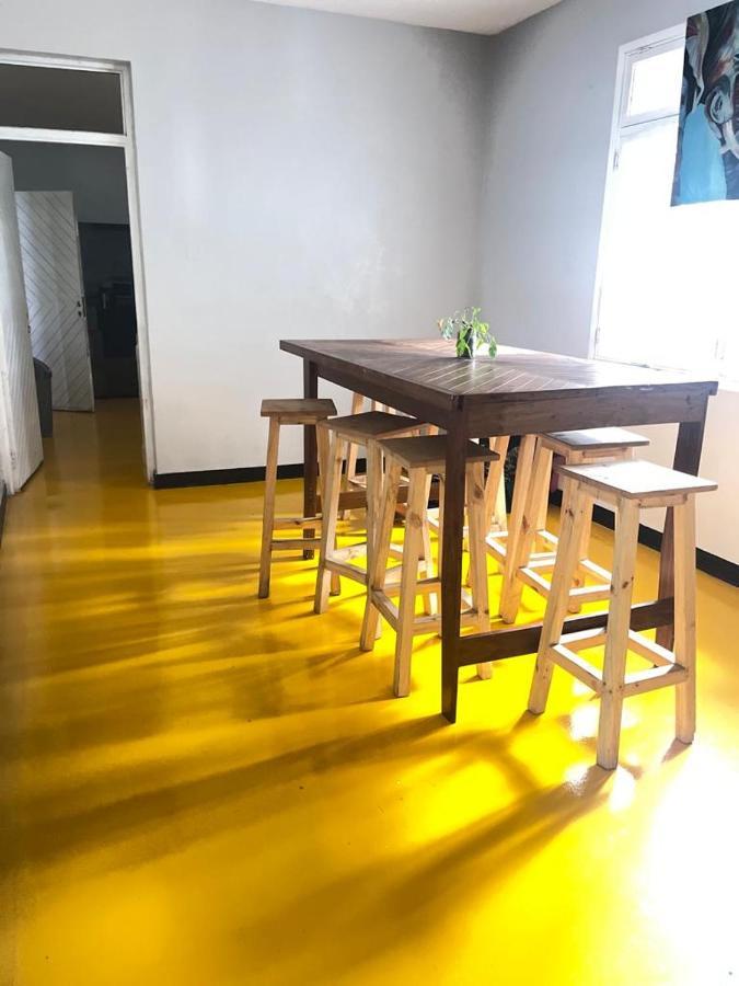 Gallivanters Hostel ดาร์เอสซาลาม ภายนอก รูปภาพ