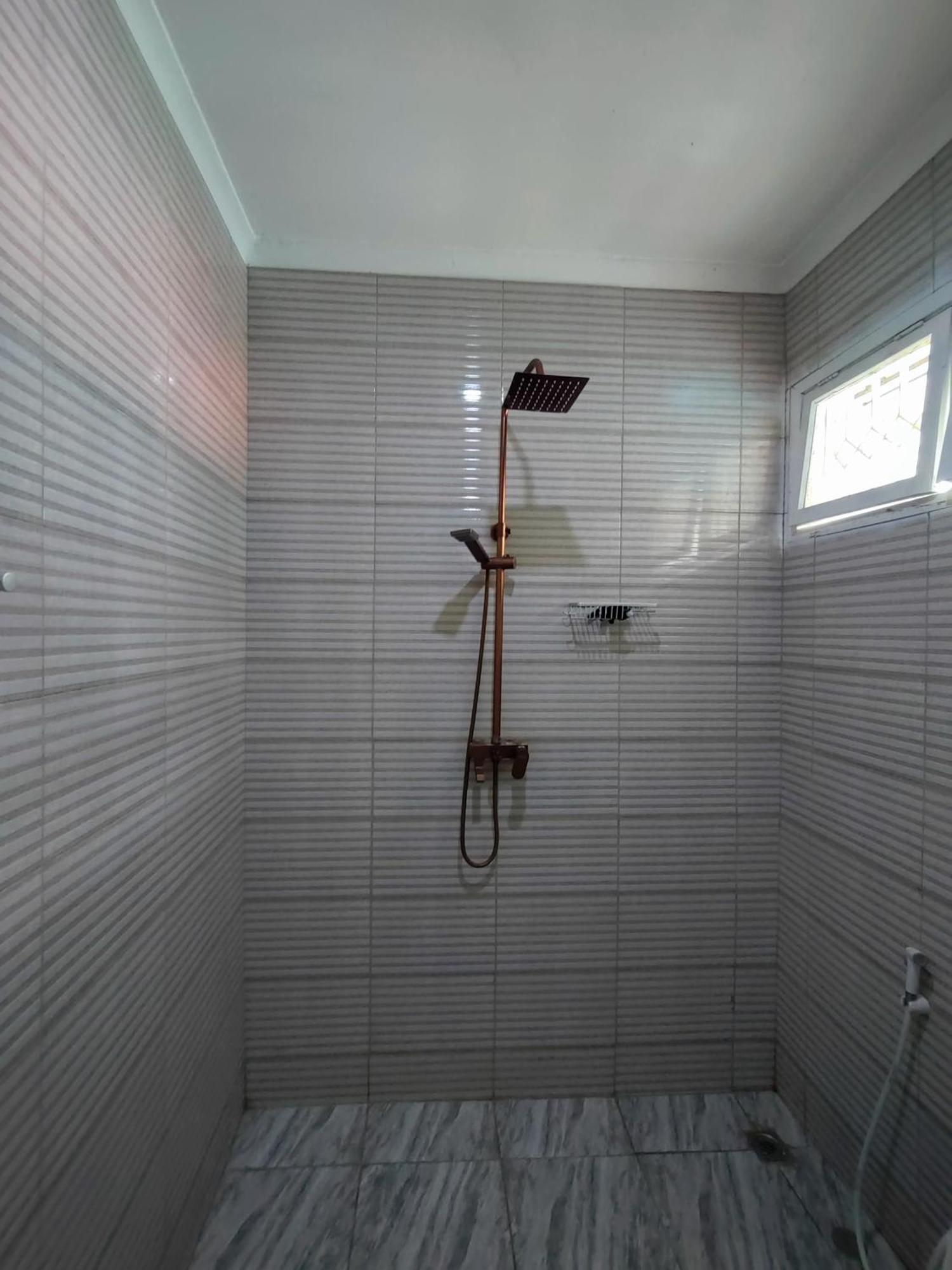 Gallivanters Hostel ดาร์เอสซาลาม ภายนอก รูปภาพ